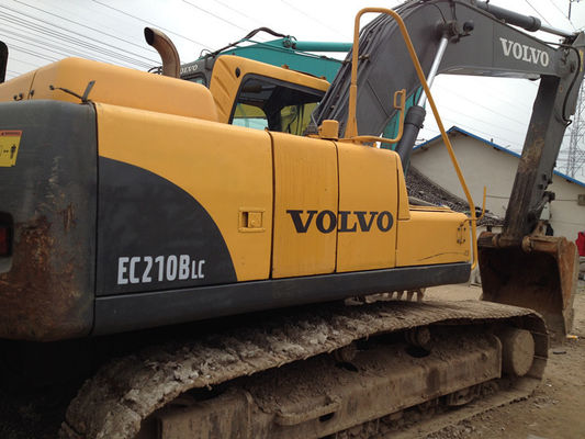 70% Kemampuan Menanjak Volvo EC210BLC 2014 Tahun Mesin Excavator Bekas pemasok
